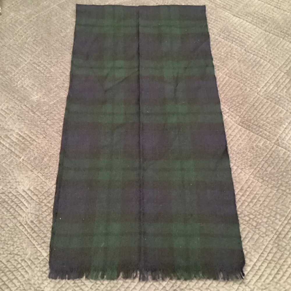 Men's Green and Black Tartan Scarf, W10”/L5.
